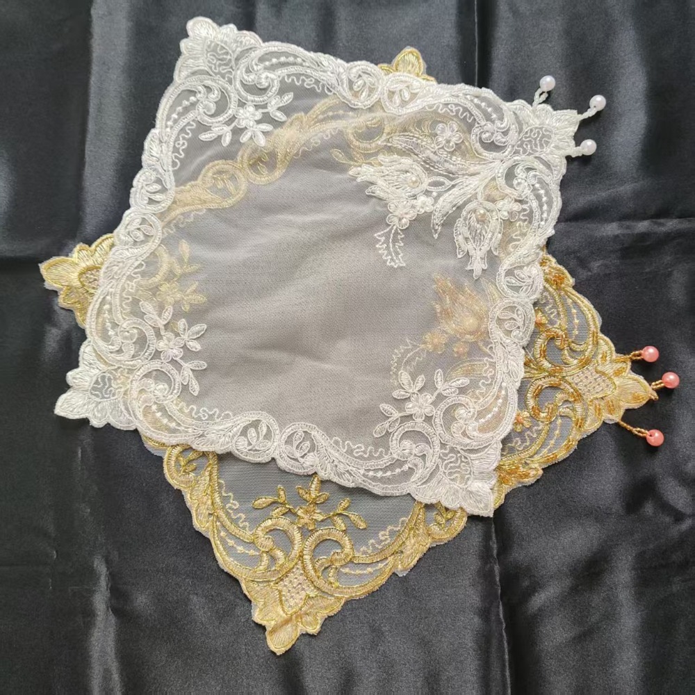 Embroidery Room - مفارش طاولة مطرزة بالورود الذهبية مقاس