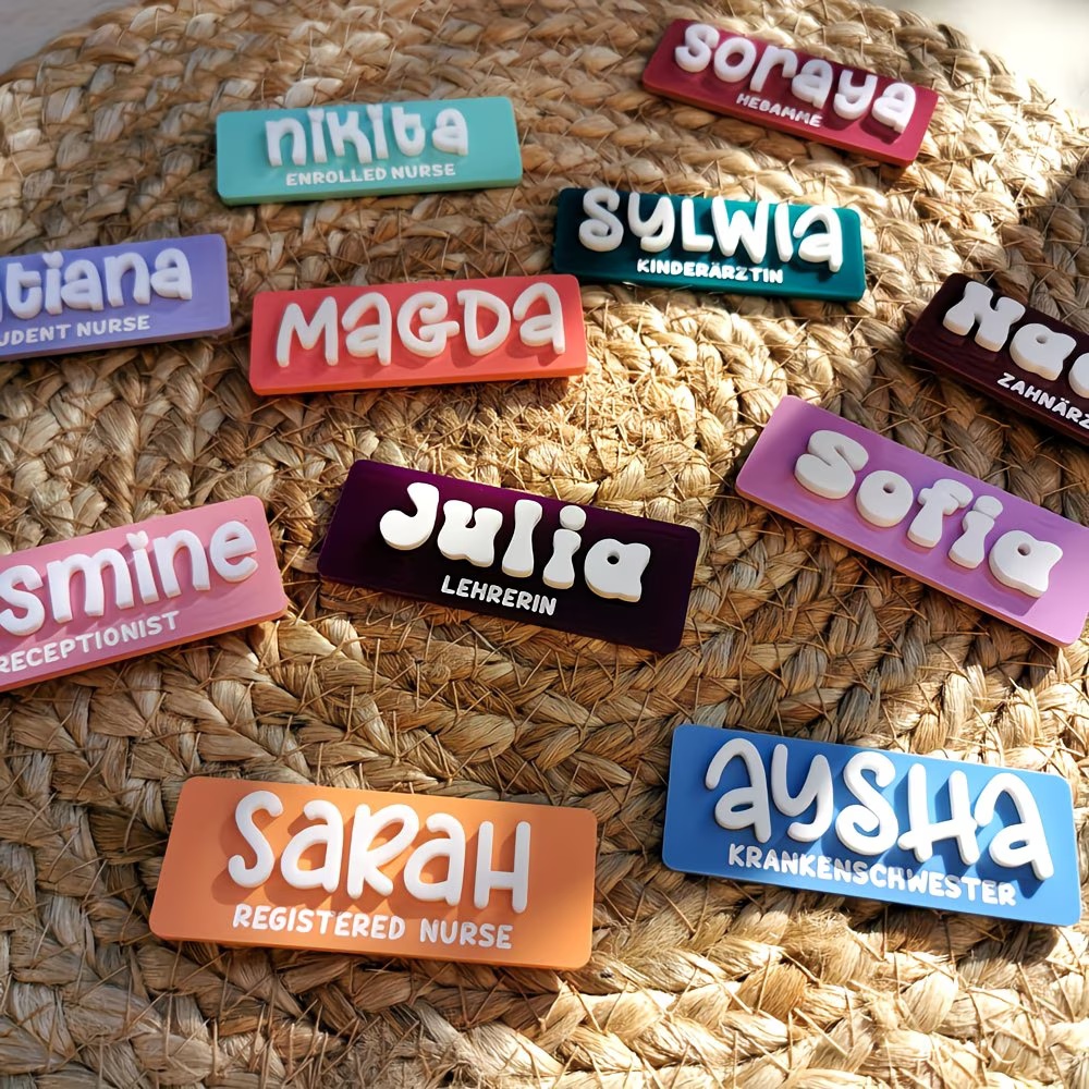 شارات أسماء شخصية من الأكريليك - مراجعة Embroidery Names وسعره