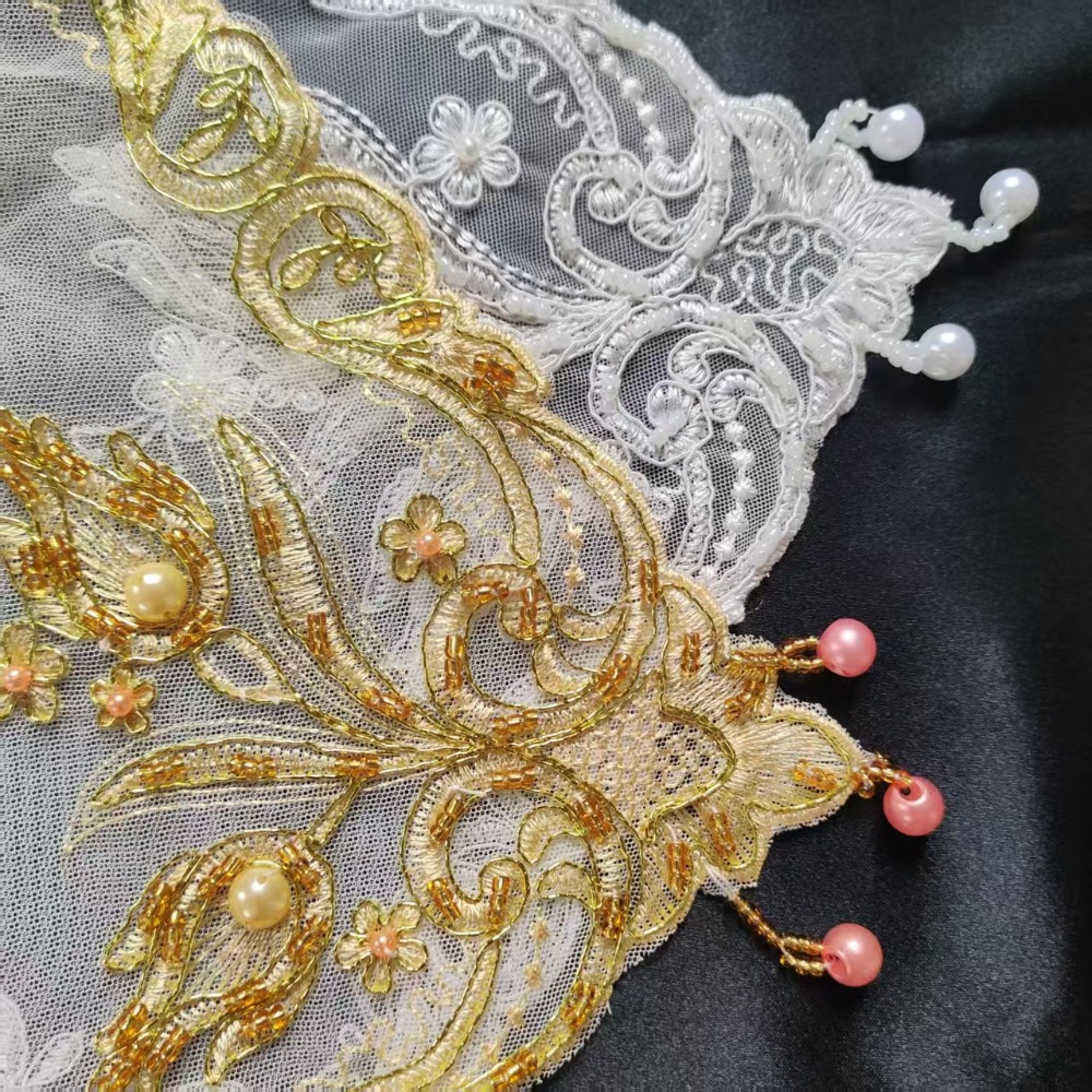 مفارش طاولة مطرزة بالورود الذه - مراجعة Embroidery Room وسعره