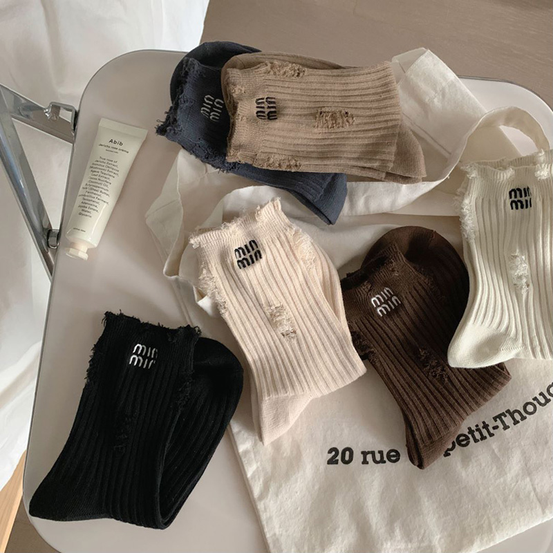 3 أزواج من الجوارب الفاخرة للن - مراجعة Embroidery On Socks وسعره