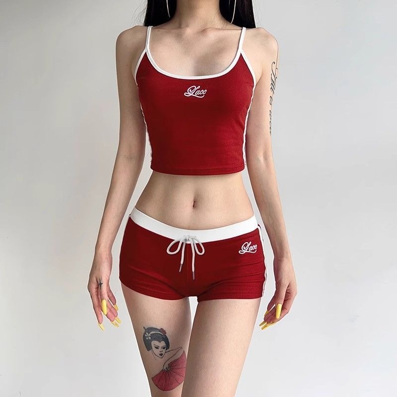 أطقم نسائية متناسقة: تانك توب  - مراجعة Embroidery Vest وسعره
