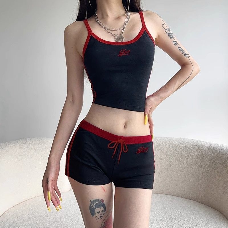 أطقم نسائية متناسقة: تانك توب  - مراجعة Embroidery Vest وسعره