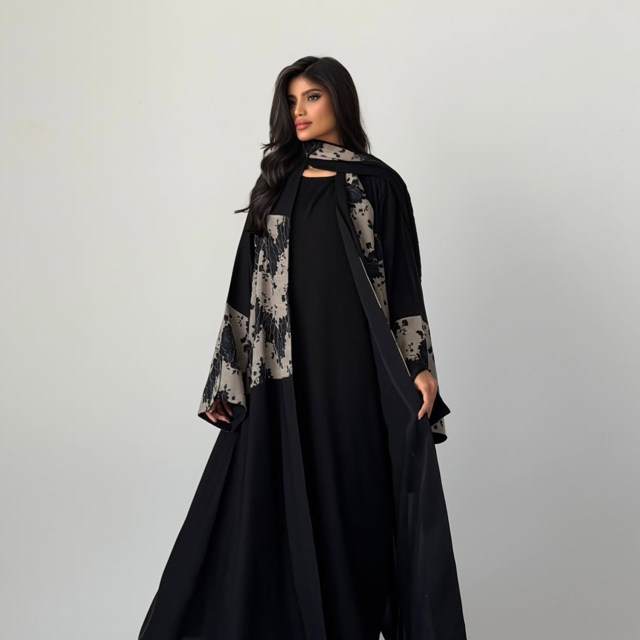 طقم عباية وحجاب نسائي للعيد من - مراجعة Embroidery Arabic وسعره
